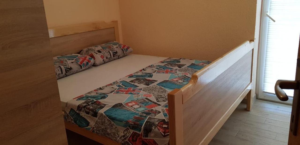 Srecko Apartman Рогозница Екстериор снимка