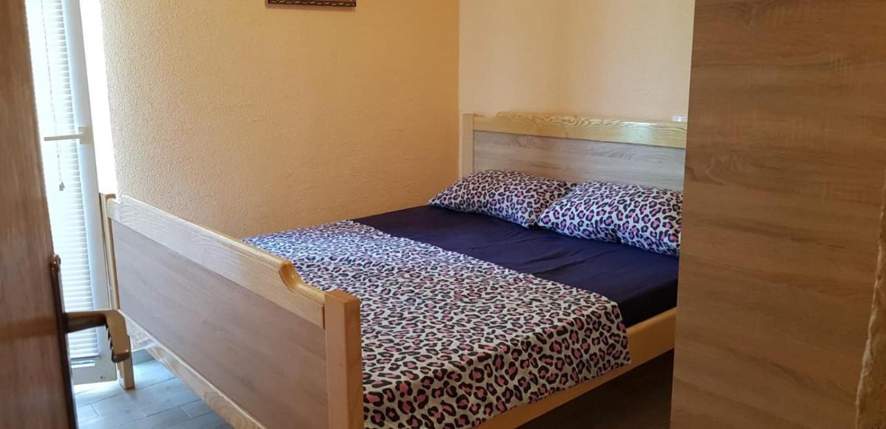 Srecko Apartman Рогозница Екстериор снимка